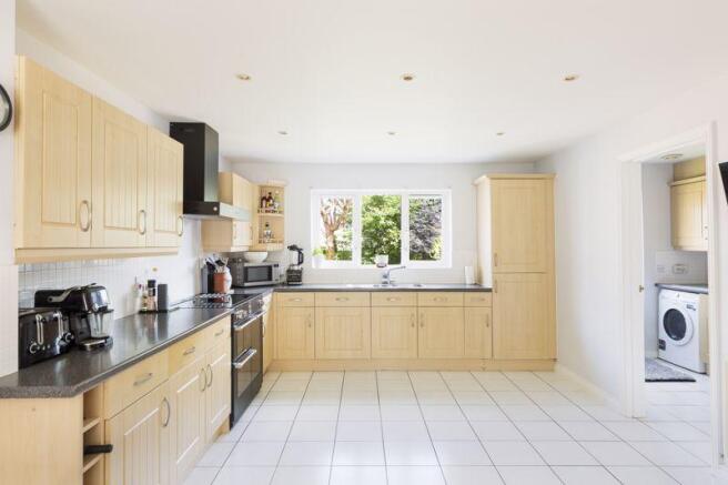 Kitchen / Dini...