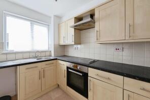 8, Porter Close, Grays RM20 4AS