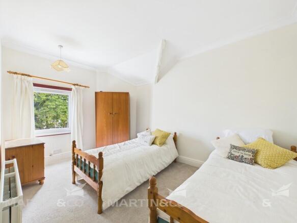 4 bed Detached for sale Image 11