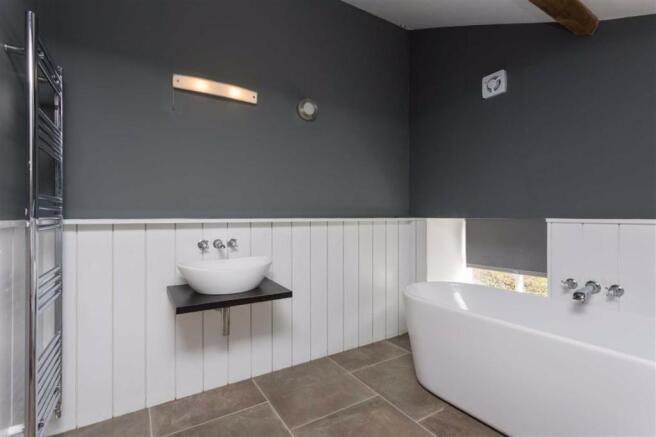 Main Bathroom Second View