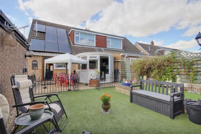 3 bed Semi-Detached Bungalow for sale Image 12
