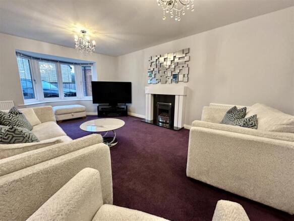 6 bed Detached for sale Image 6