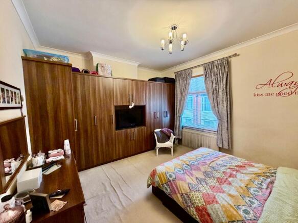 3 bed Terraced for sale Image 10