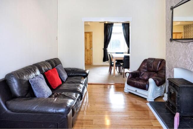 Lounge/Dining Room