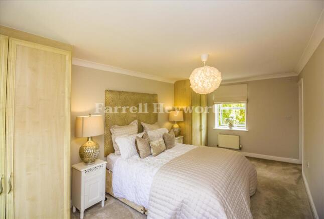 Bedroom 1 image 2