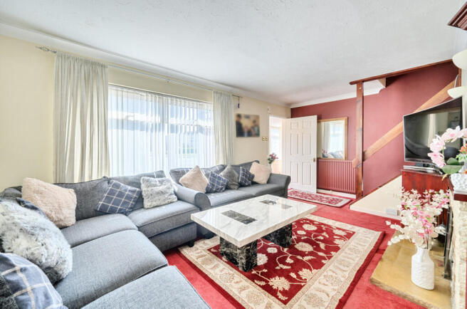 Shapwick Close, Nythe, Swindon, SN3 photo 4