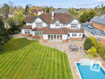 Elm Grove, Emerson Park, RM11