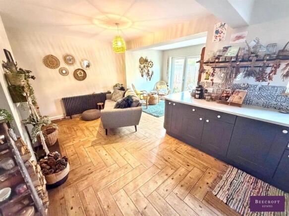 3 bed Semi-Detached for sale Image 7