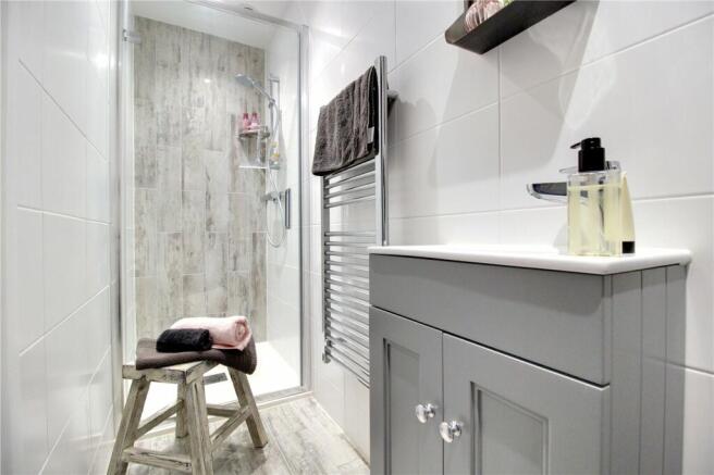 Gf Shower Room