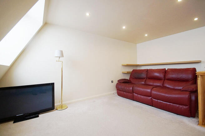2 bed Duplex to rent Image 4
