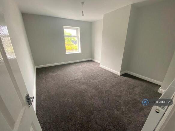 3 bed Terraced to rent Image 10