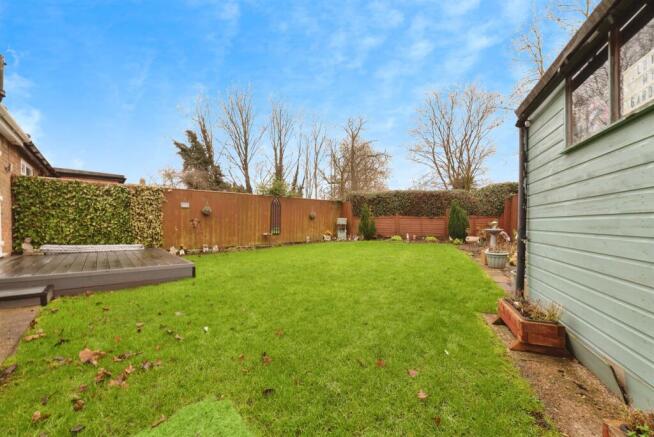 2 bed Semi-Detached Bungalow for sale Image 12