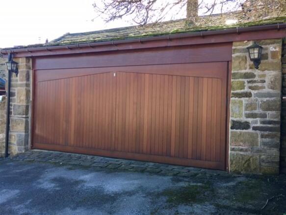 DOUBLE GARAGE