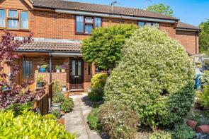 16, Hurlands Place, Farnham GU9 9HX
