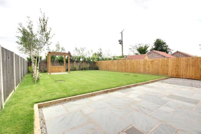 2 bed Detached Bungalow for sale Image 12