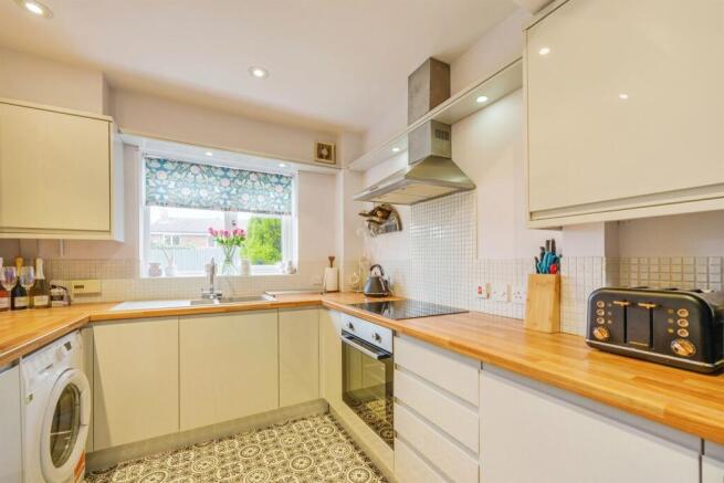 Kitchen: