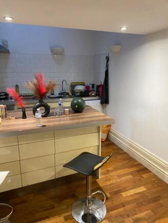 1 bed Apartment to rent Image 12