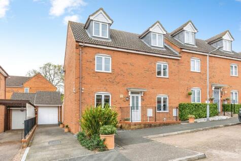 Dairy Way, Irthlingborough, Wellingborough