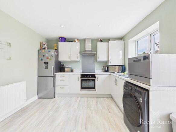 3 bed Semi-Detached for sale Image 10
