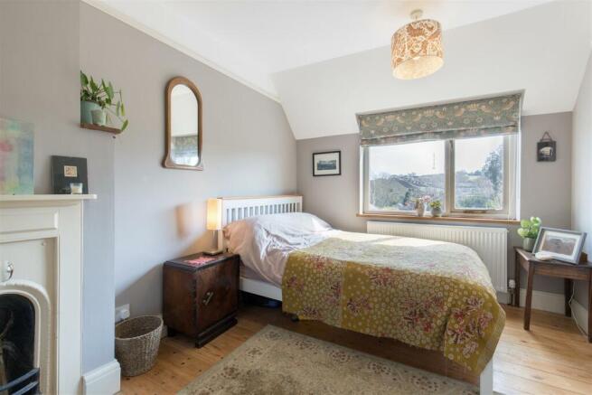 Magdalen Lane 18- bed.jpg