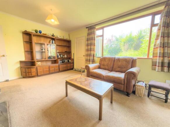 4 bed Semi-Detached for sale Image 5