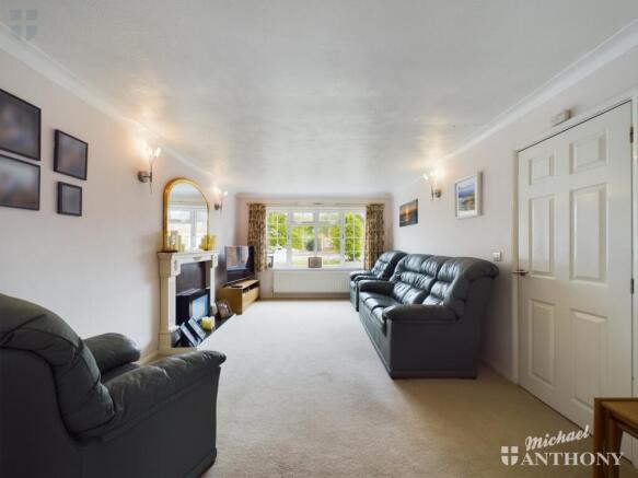 CAM03218G0-PR0344-STILL015