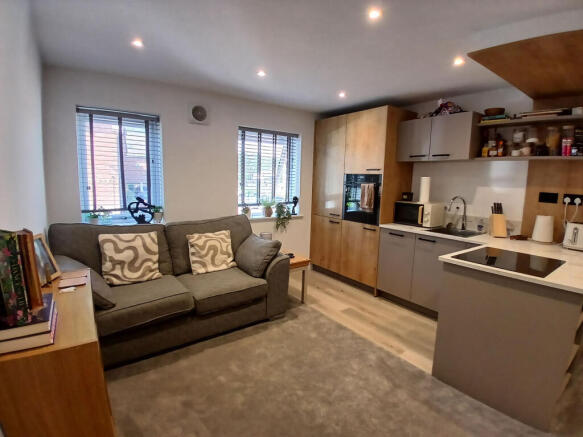 10rivon3948420260810-interior-2-J9hEFW8CtgtKrJT...