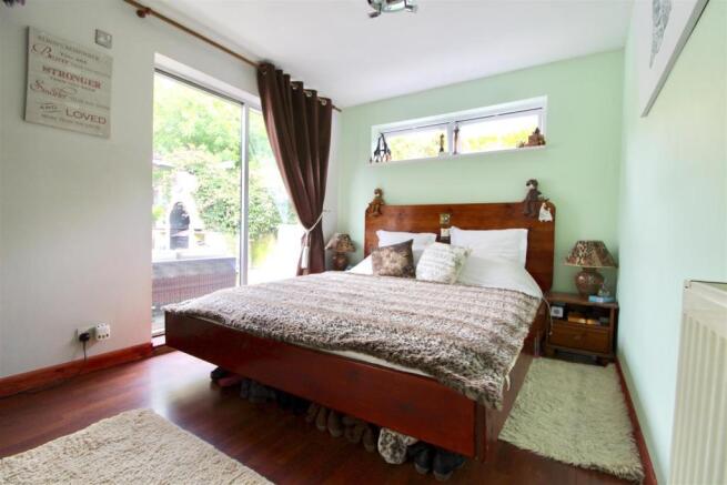 Bed 1.JPG