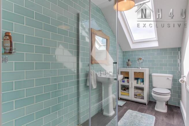 EN-SUITE: