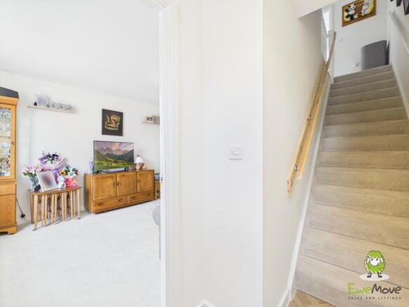 7 Redwood Avenue - EweMove Estate Agents Basingsto