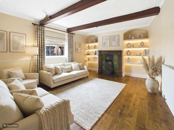 6 bed Detached for sale Image 4