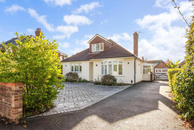 3-bed detached on Warsash Road, Warsash, Southampton, £569,950