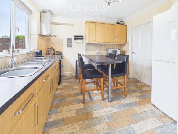 2 bed Semi-Detached for sale Image 6