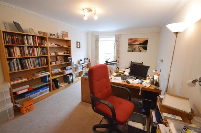 Bedroom 3 Office.JPG