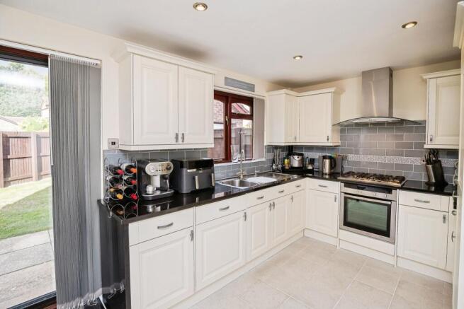 Longfellow Avenue, Deeside, CH5 photo 4