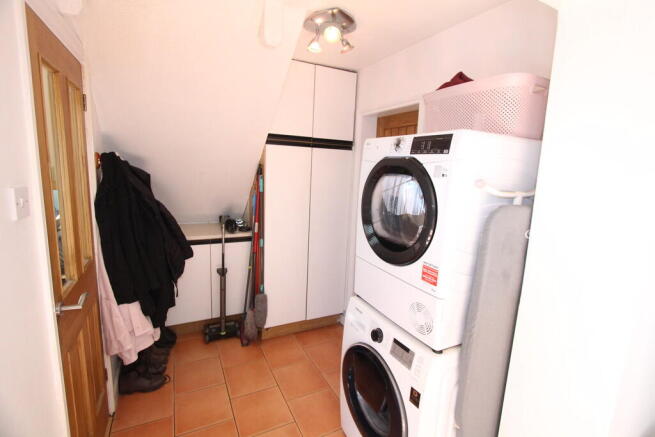 Celyn Close , Summerhill photo 4