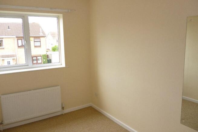 Front bedroom 2