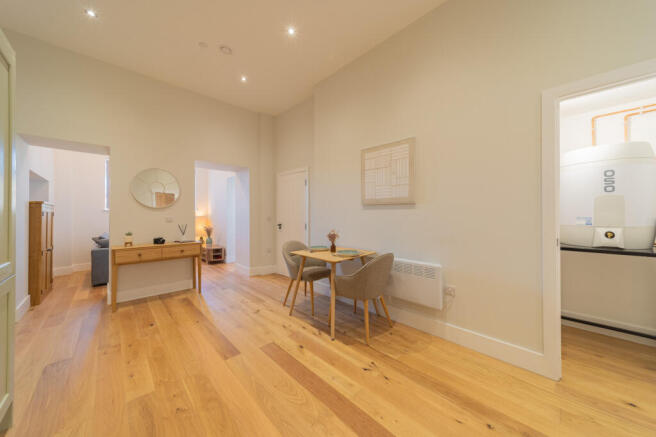 1 bed Apartment to rent Image 4