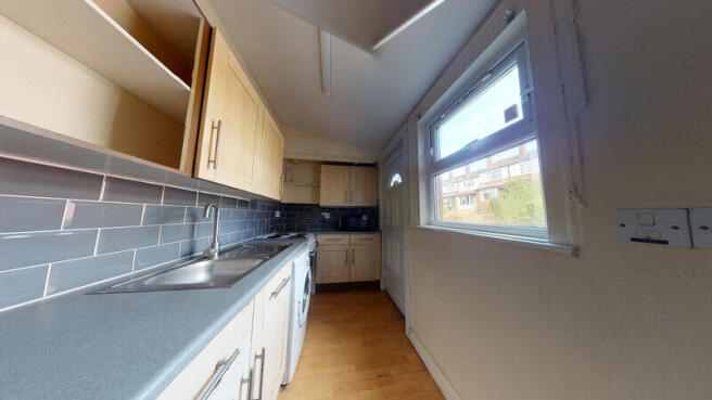7 bed End of Terrace to rent Image 4
