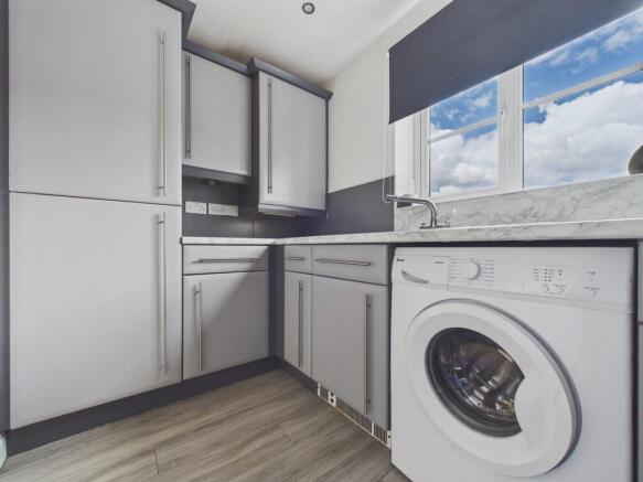 2 bed Apartment for sale Image 5