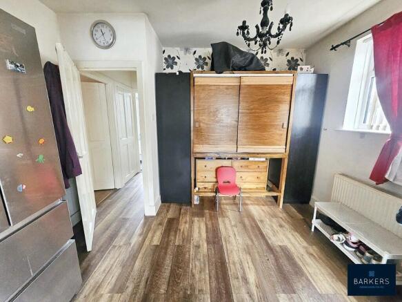 4 bed Semi-Detached for sale Image 4