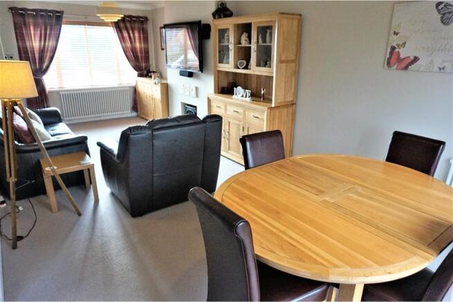 Lounge/Dining Room