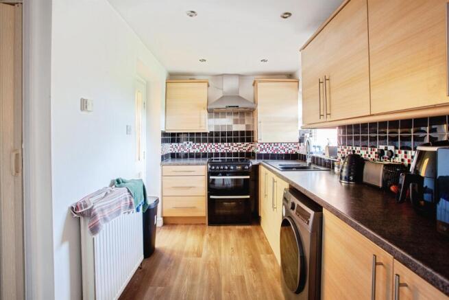 3 bed Semi-Detached for sale Image 10