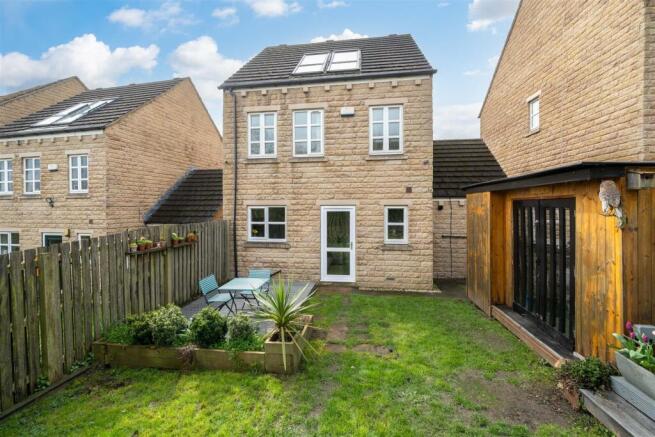 28 Suffolk Rise-1.jpg