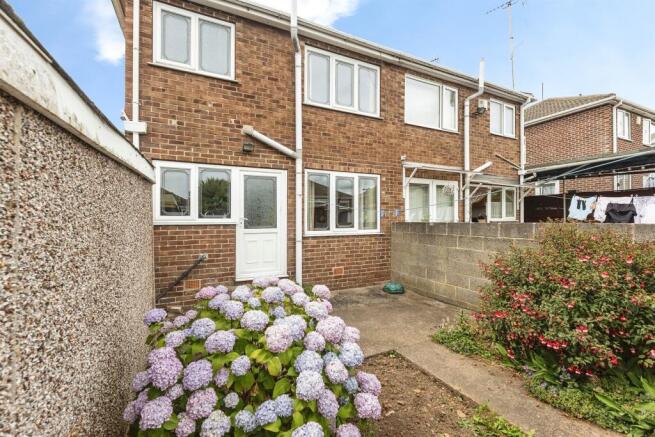 3 bed Semi-Detached for sale Image 9