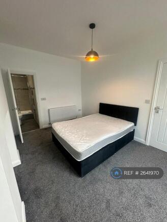 Ensuite Bedroom 
