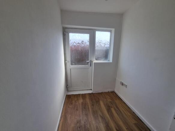 3 bed Terraced to rent Image 6