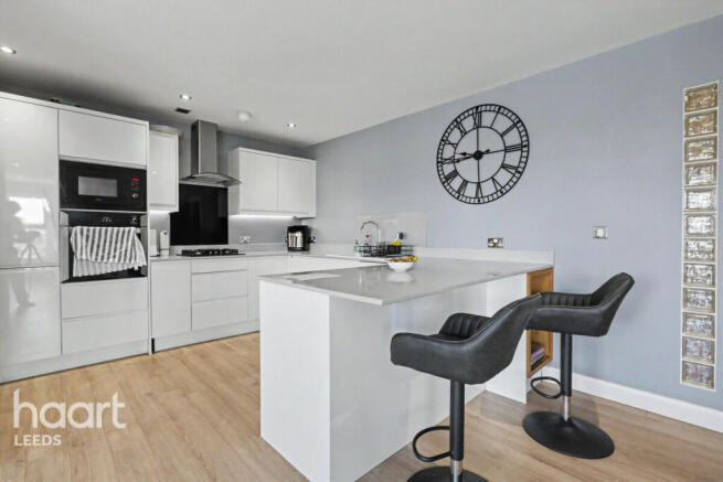 2 bed Apartment for sale Image 4