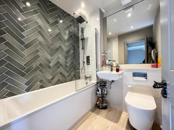 3 bed Terraced to rent Image 10