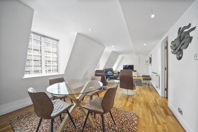 Dining table.jpg
